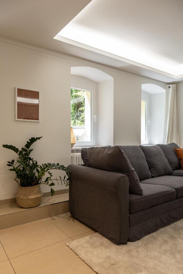 Spacious Apartment In Hemholtzkiez Prenzlauer Berg For 8 People Hiddenseer Berlijn Buitenkant foto