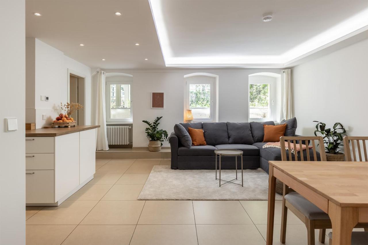 Spacious Apartment In Hemholtzkiez Prenzlauer Berg For 8 People Hiddenseer Berlijn Buitenkant foto
